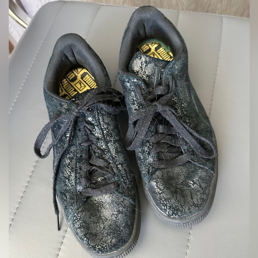Like New black Puma Sneakers